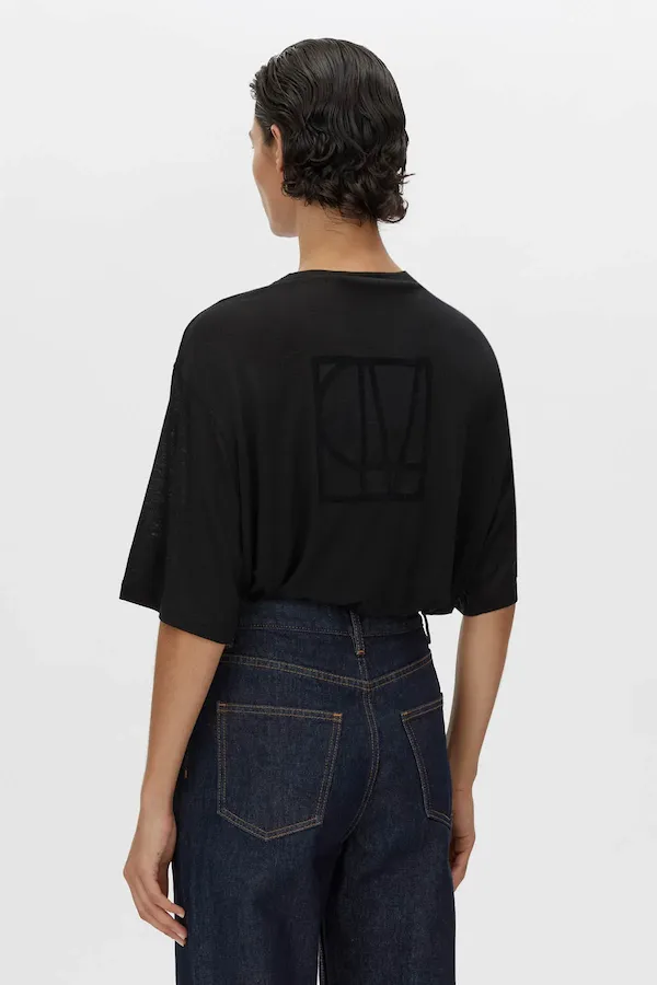 ASTRANTIA TEE